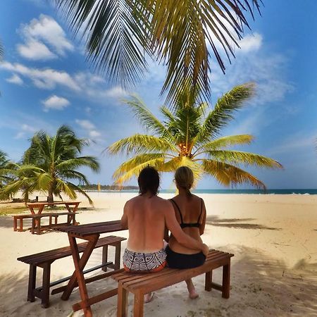 Aqua Marine Beach Resort Пасикуда Екстериор снимка